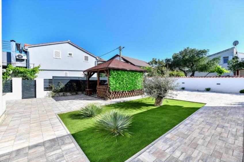 Four Bedroom Villa With Hot Tub - foto 25