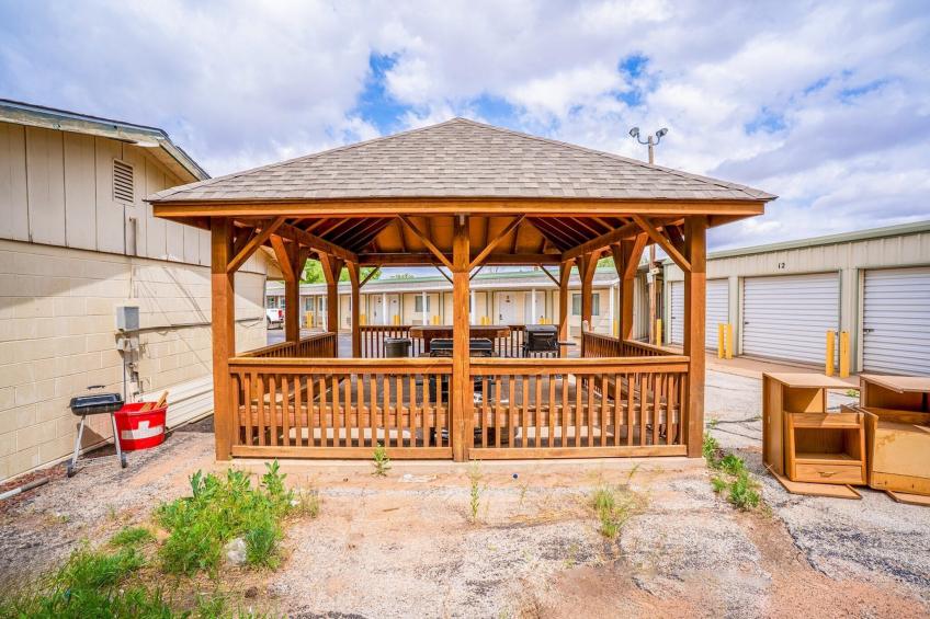 Queen Bed Smoking - foto 32