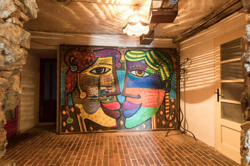 Haus mit modernem Interieur und einer alten Taverne - foto 38