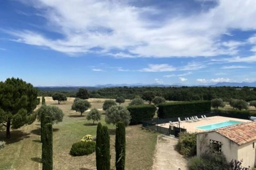 04b5 : Beau Studio Dans Un Mas Provençal - Piscine - foto 23