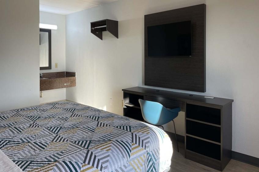 1 King Bed  Mob Acc RI Shwr Nsmk Micfridg - foto 19