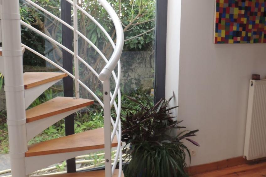 Kleine Wohnung in großem Familienhaus - foto 12