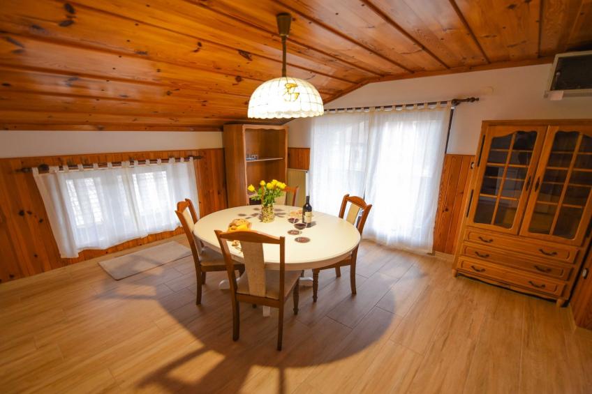 Cozy Luxe Holiday Home with Natural Thermal Bath - Seven Bedroom Holiday Home - foto 5