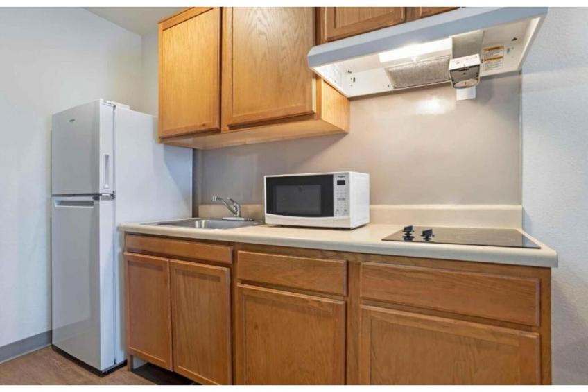 1 Full Bed  Non-Smoking Kitchen - foto 7