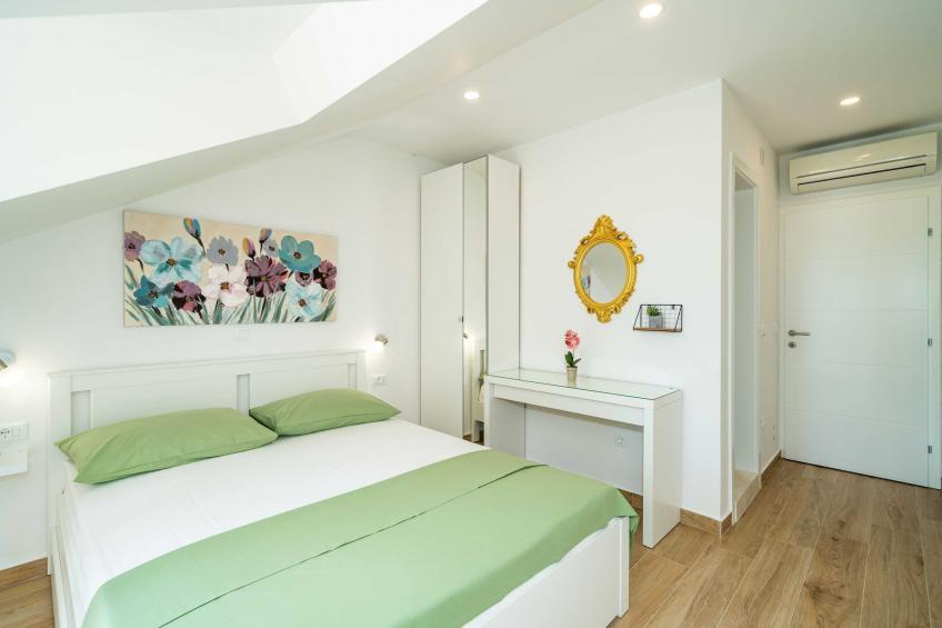 Apartment & Rooms Papa - Premium Double or Twin Room with Balcony and Partial Sea View (Soba 2) - foto 8