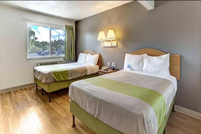 2 Full Beds  Non-Smoking