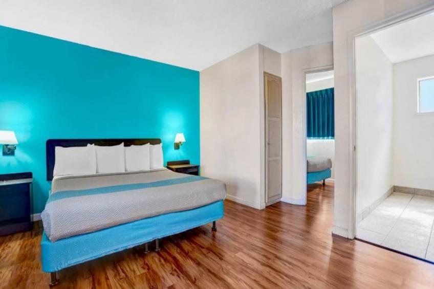 1 King Bed  Non-Smoking - foto 10
