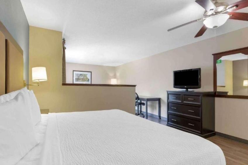 1 Queen Bed | Non-Smoking, Kitchen - foto 16