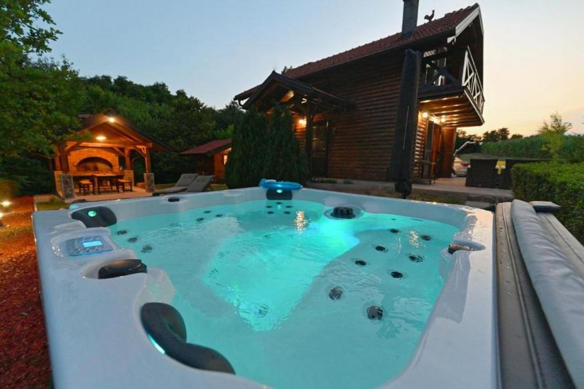 Lavanda Land - Villa Tanya Mrežnica - Three Bedroom Holiday Home with Hot Tub - foto 39