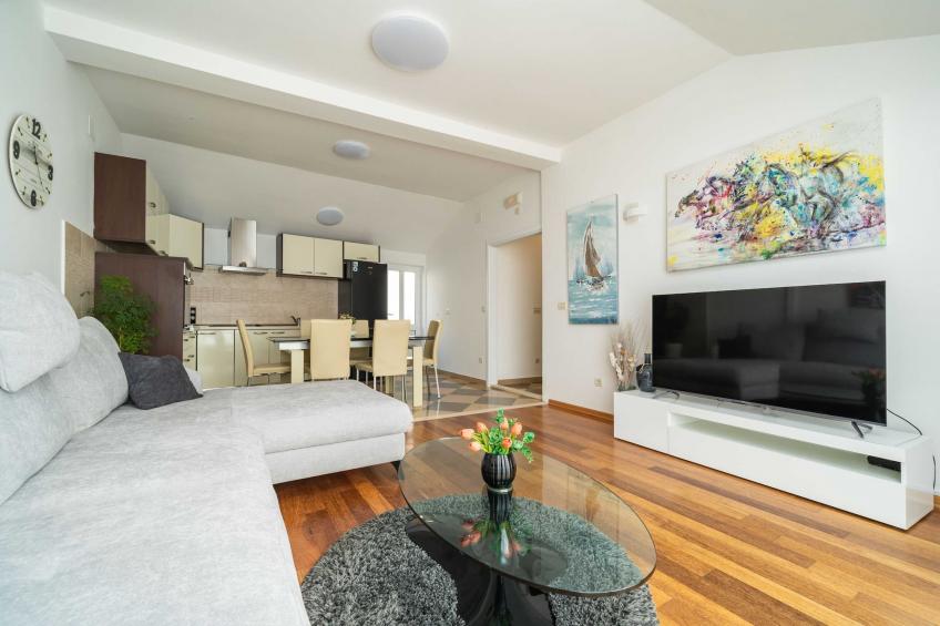 Apartments Isabora - Comfort Three-Bedroom Apartment with Balcony and Sea View (Second Floor) - foto 25