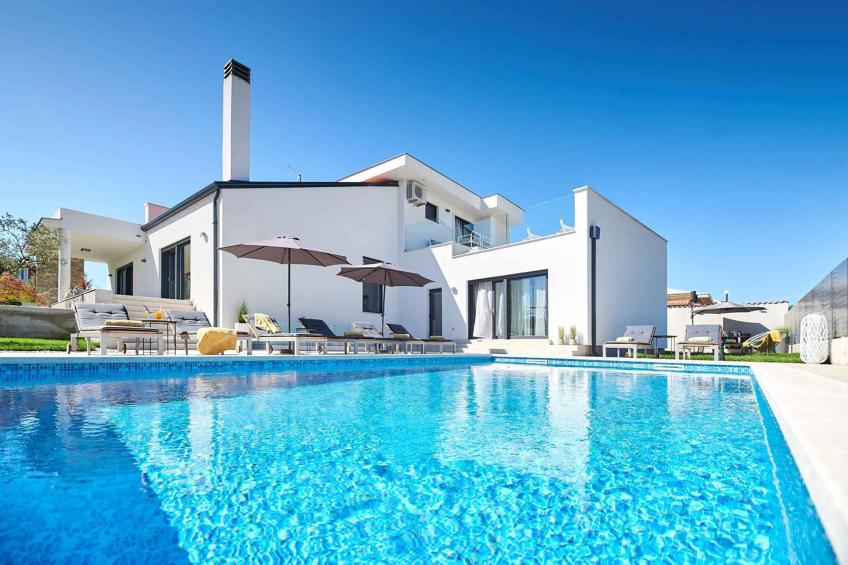 Villa met zwembad en airconditioning - BF-35P6D