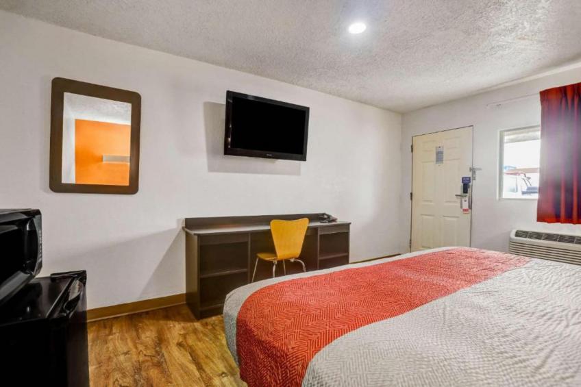 1 King Bed  Non-Smoking - foto 28