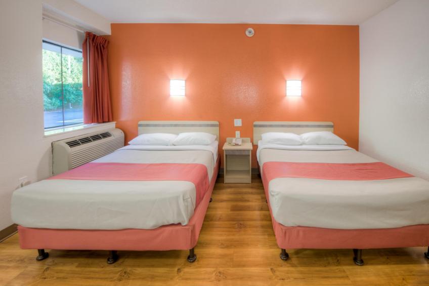 2 Full Beds  Smoking - foto 25