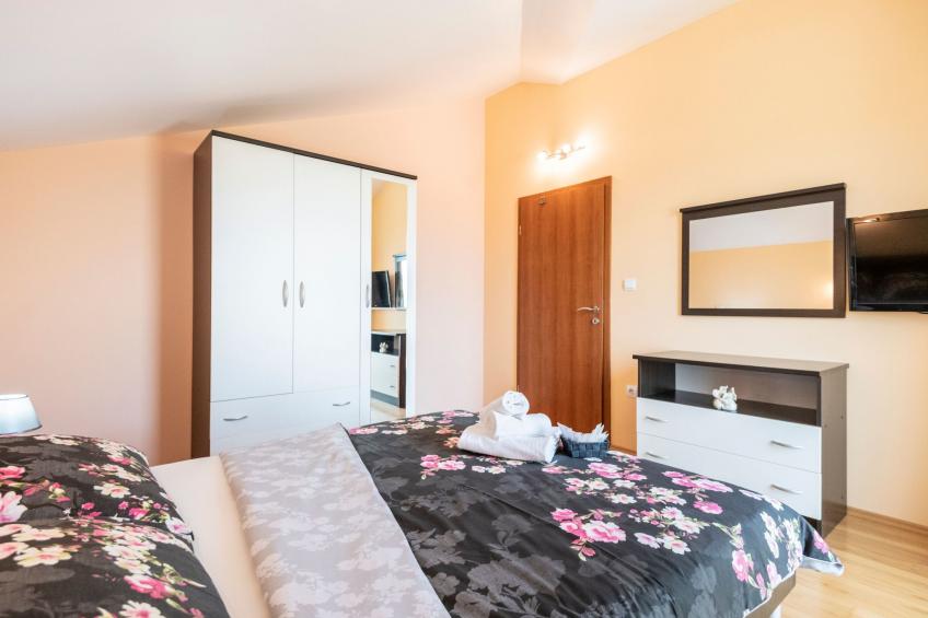 Villa "Mile" mit beheiztem Pool, Grill und Terrasse - foto 42