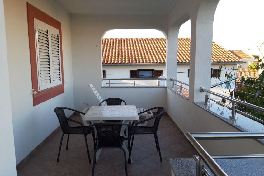 Wohnung in Pirovac mit Terrasse, Garten und Grill - foto 6