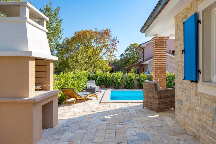 Romantische Villa mit Pool, umgeben von Natur - foto 14