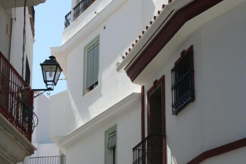 Gemütliches Ferienhaus in Guaro mit Grill