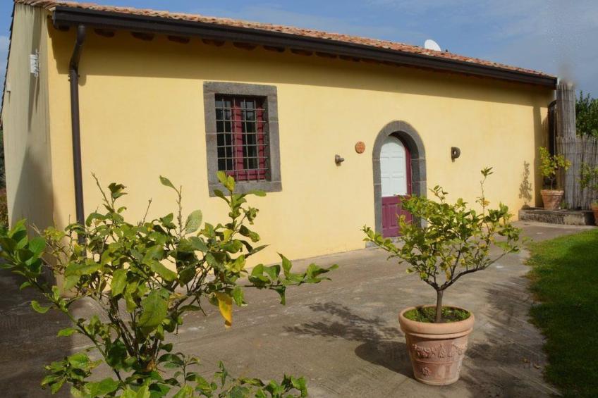 Villa Alloro" inmitten der Nerello-Mascalese-Reben