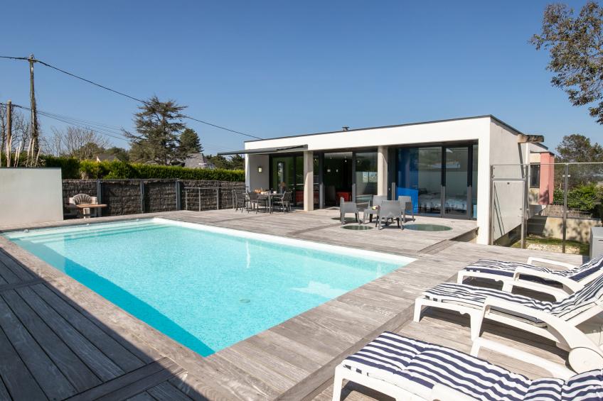 Ferienhaus mit Pool (LOQ500)