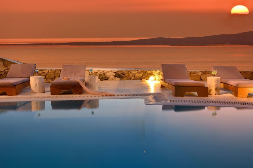 SUPERB BEACH ACCESS LUXURY SEA VILLA POOL by Calypso Sunset