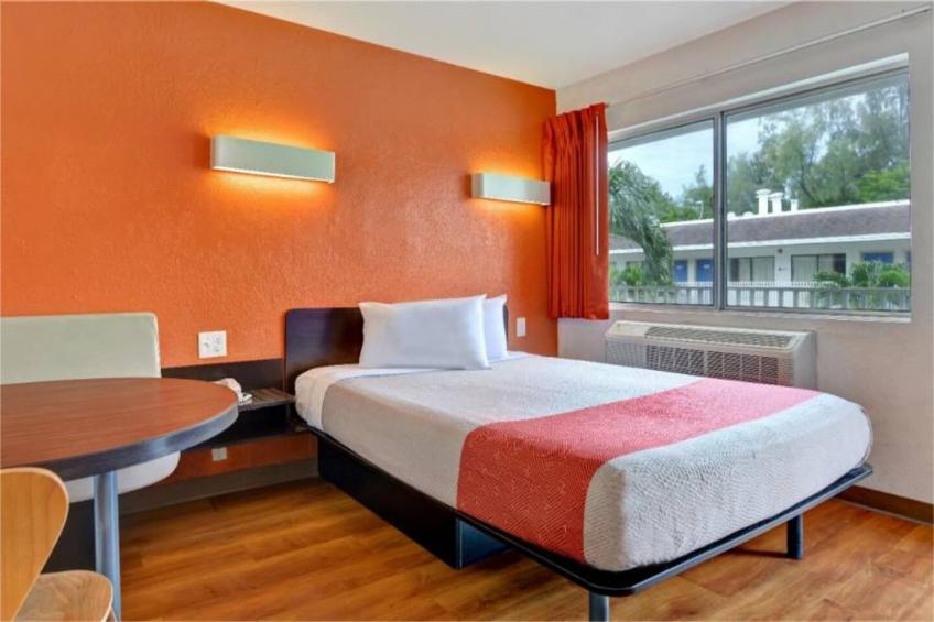 1 Queen Bed - foto 27
