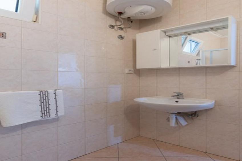 House Rašica - One Bedroom Apartment with Terrace and Sea view (2) - foto 16