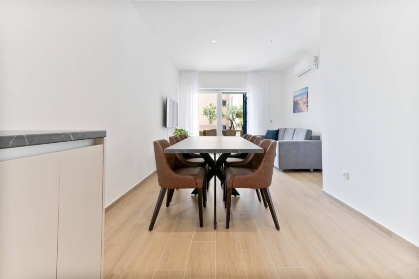 Luxury Living at Horizon Retreat - Standard Two Bedroom Apartment (Owner West S7)