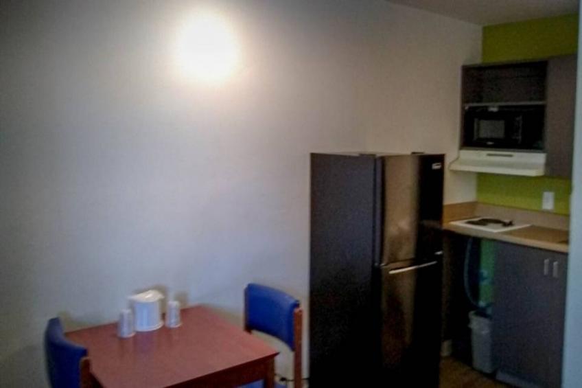 2 Queen Beds  Suite Smoking Kitchen - foto 4