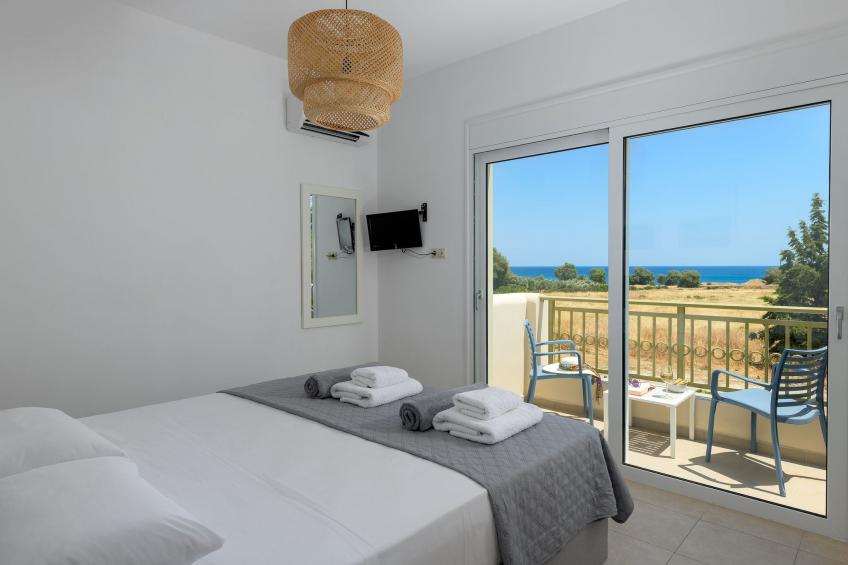 Liebevoll ausgestattetes Haus in ruhiger Lage mit beheiztem Pool und Meerblick - foto 6