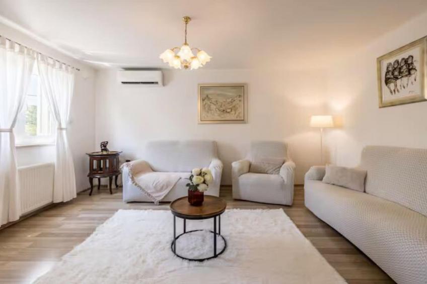 Villa Pax - Four Bedroom Villa with Outdoor Pool - foto 3