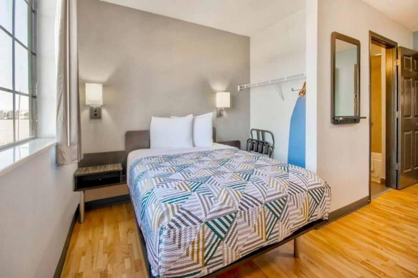 1 Queen Bed  Non-Smoking - foto 9