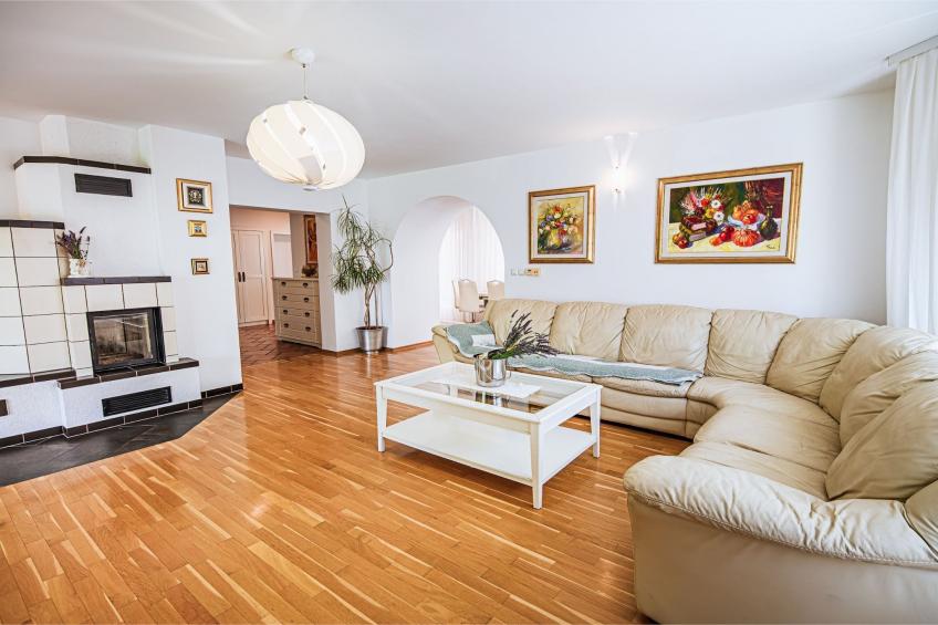 Stunning Rural Holiday Home with Garden and BBQ -  Four Bedroom Holiday Home - foto 2