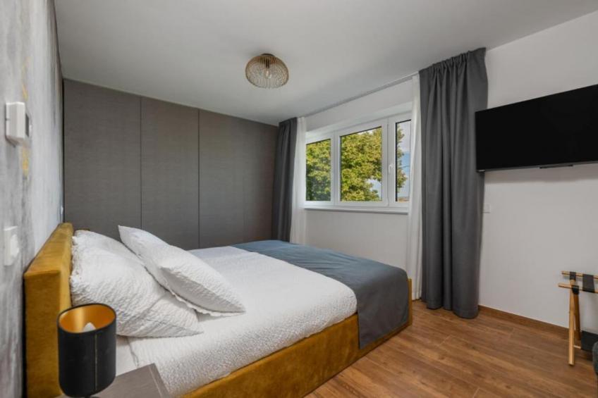 Apartments Villa Wood - Two Bedroom Apartment with terrace and pool view ( W2 ) - foto 3