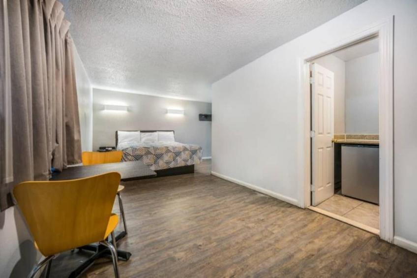 1 Queen Bed - foto 23