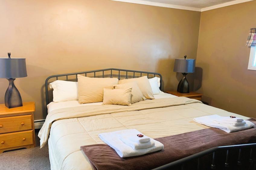 Queen Bed Riverfront with Kitchenette - foto 29