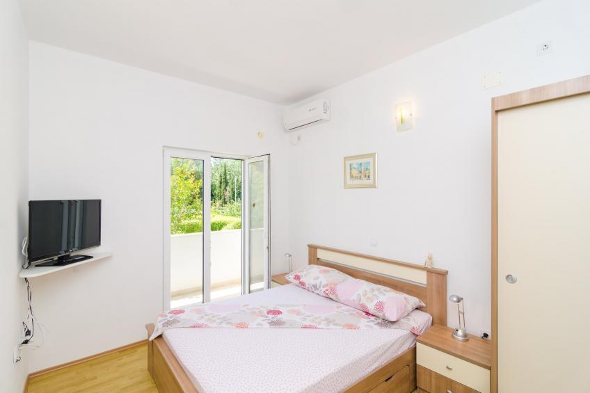 Apartments & Rooms Barišić - Studio Apartment with Balcony and Garden View (First Floor)-APT 2 - foto 24