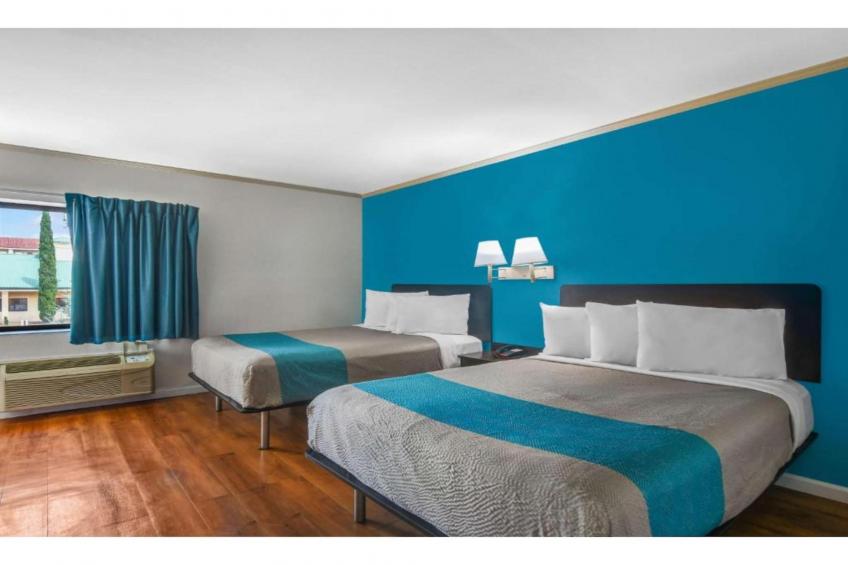 2 Full Beds  Smoking - foto 12