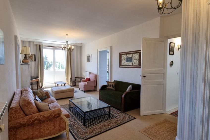 8-Zimmer-Schloss mit Pool und eigenem Park - foto 33