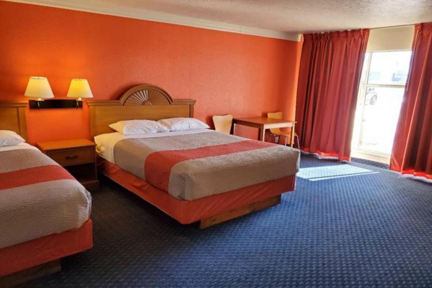 2 Queen Beds  Non-Smoking Micfridge - foto 20
