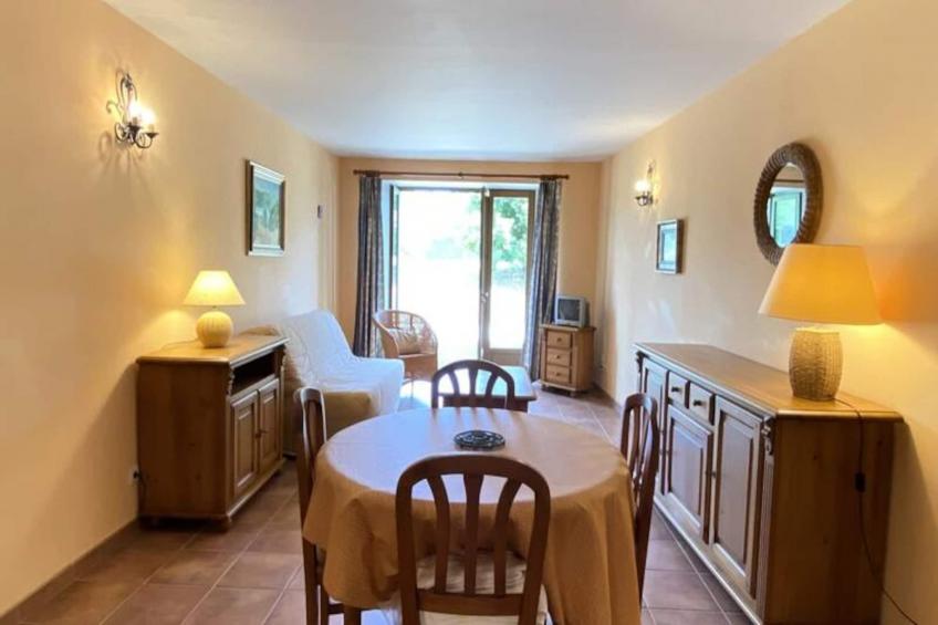 04b2 : Beau Studio Dans Un Mas Provençal - Piscine - foto 12