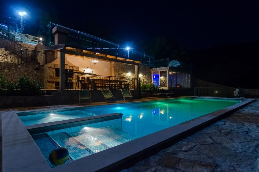 Villa Falcon Rook - Four-Bedroom Villa with Terrace and Swimming Pool - foto 48