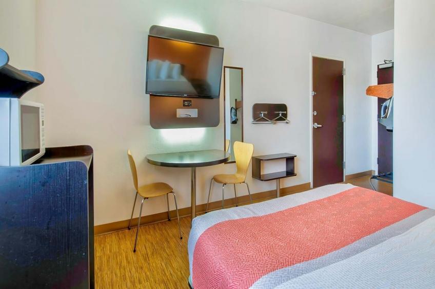 1 QUEEN BED  NON-SMOKING - foto 21