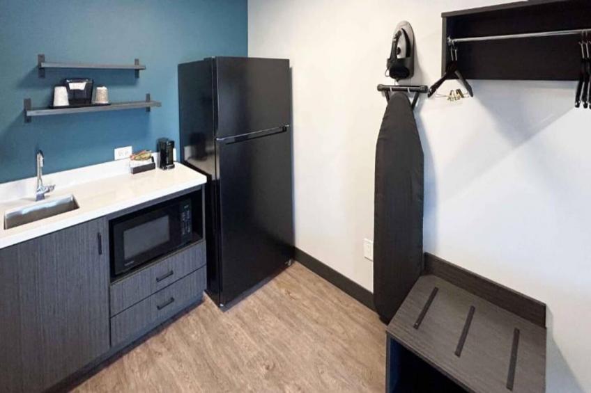 1 King Bed  Non-Smoking Kitchen