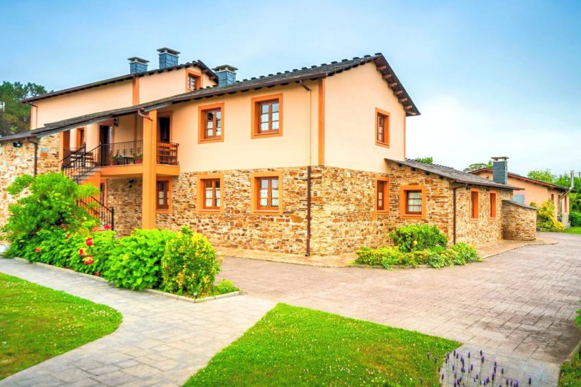 Schönes Duplex mit Aussicht, Pool und Garten