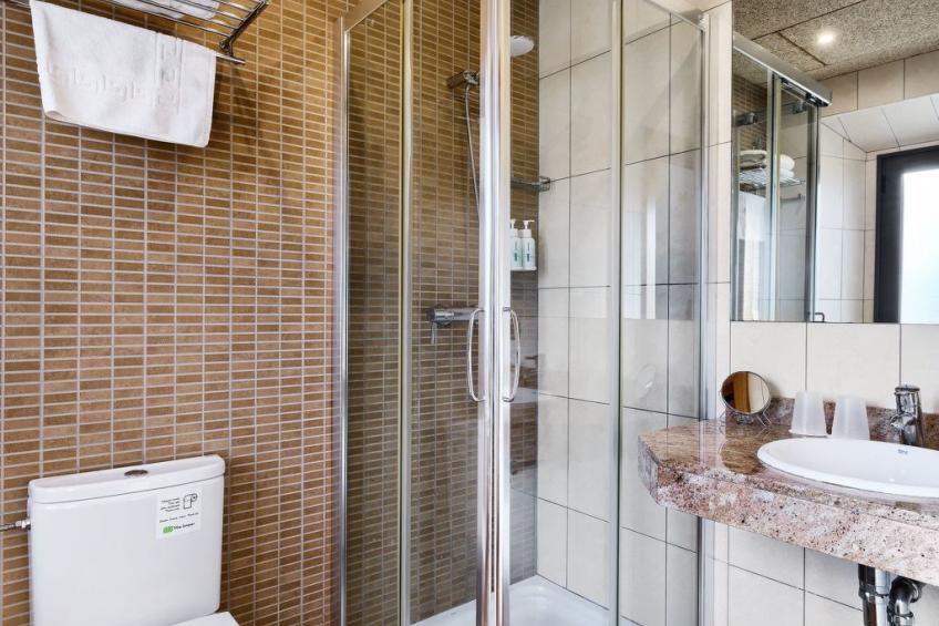 Landhaus, 8 Zimmer mit Bad, Schwimmbad, Tennis - foto 14