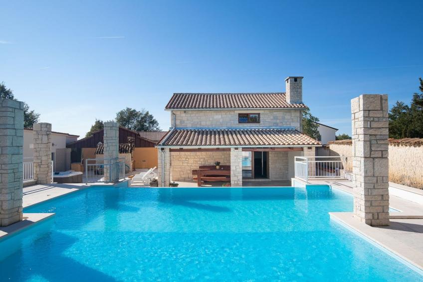 für 6 Personen und 2 Kinder in Ružići bei Pazin, Istrien (Binnenland von Istrie