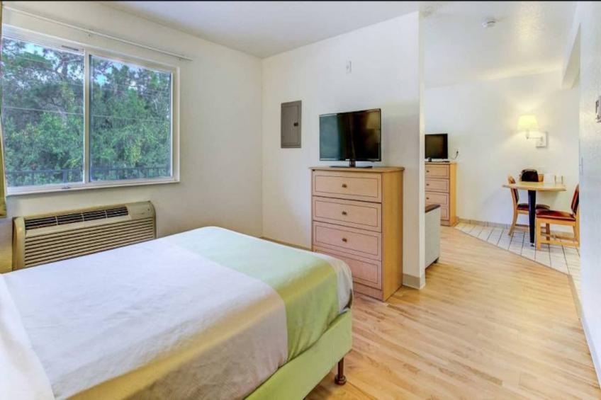 1 Queen Bed  Suite - foto 12