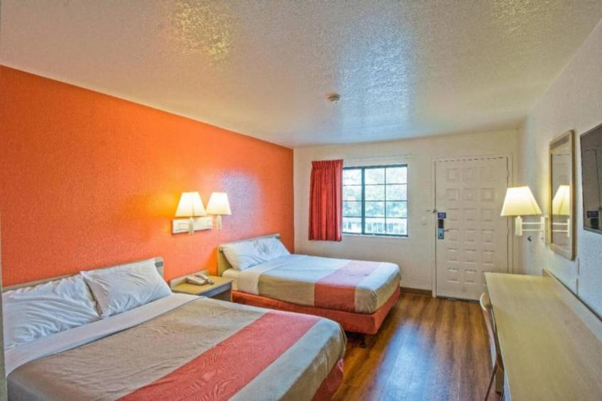 2 Queen Beds  Micfridge - foto 8