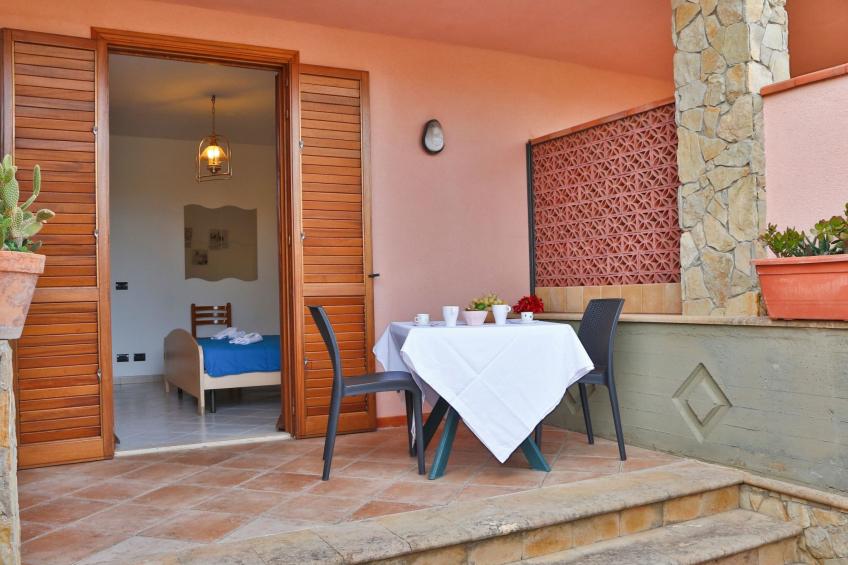 Helle mediterrane Villa mit Veranda und Garten - foto 12