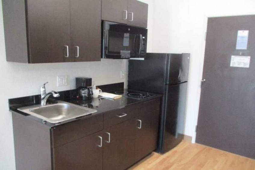 2 Queen Beds  Suite Non-Smoking Kitchen - foto 9